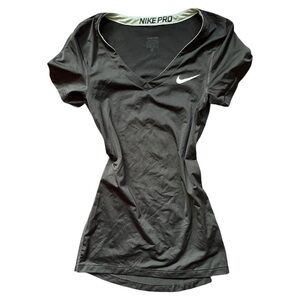 geez louise >.< | beautiful black Nike pro athletic gym short sleeve top